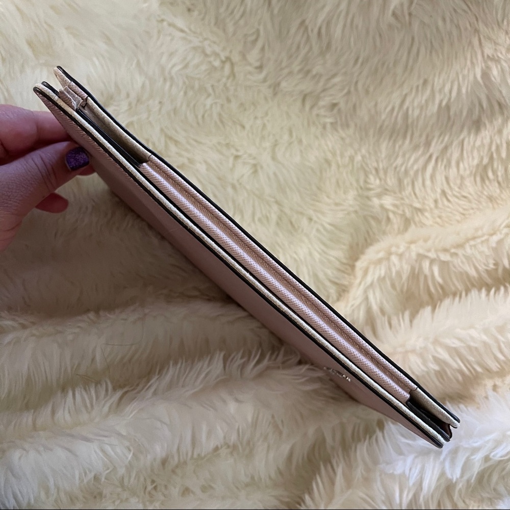 Micheal Kora iPad Air case - Picture 11 of 12
